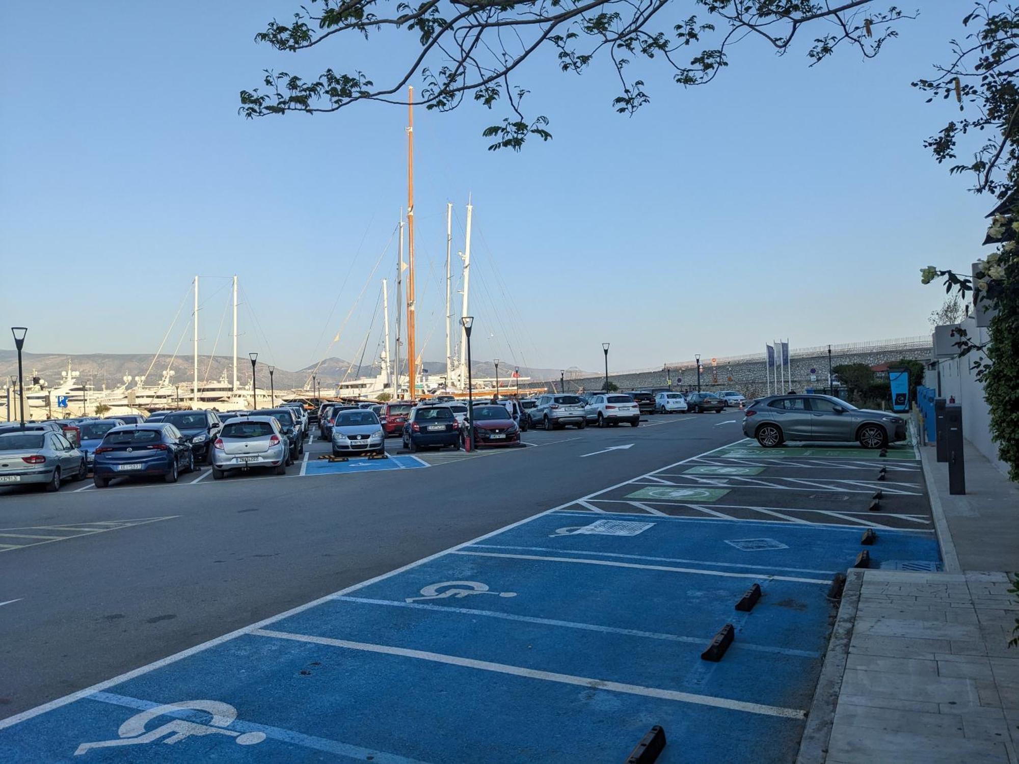 Harbor View Haven Apartment Piraeus Bagian luar foto
